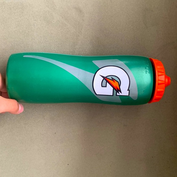 Gatorade bottle - Picture 1 of 1
